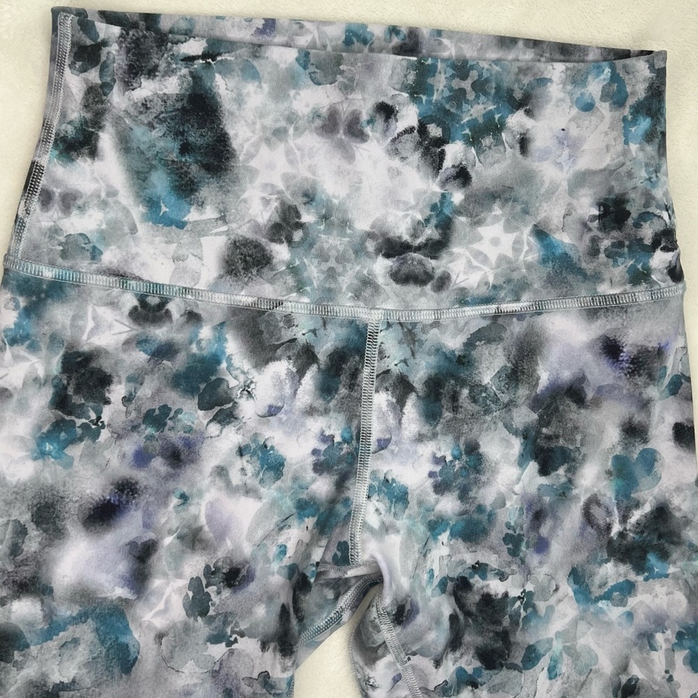 Lululemon Align Super High-Rise Leggings floral Multi Size 6 - Picture 3 of 6